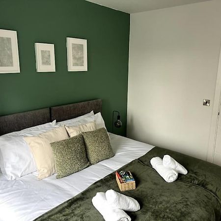 Luxury Oaks Suite, Free Private Parking, 2 Bed 2 Bathroom Apartment, Central Solihull Бірмінгем Екстер'єр фото