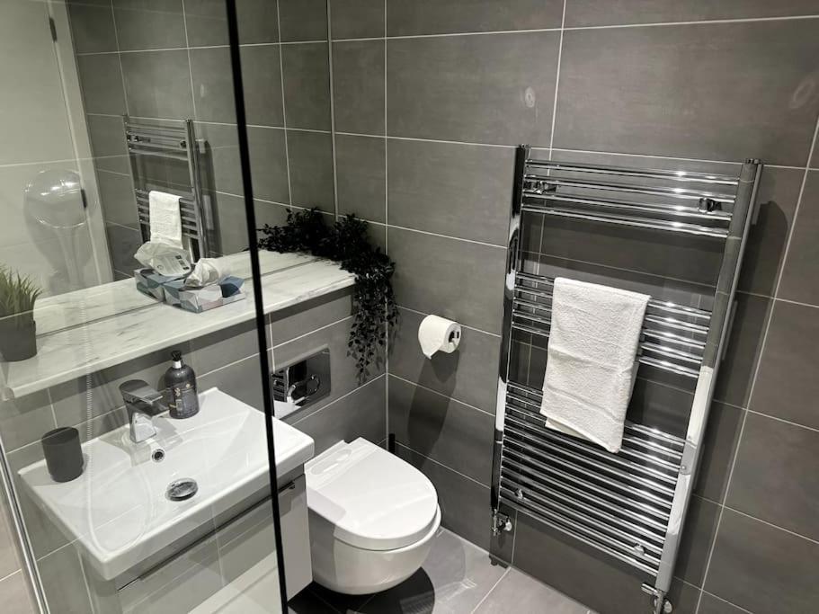 Luxury Oaks Suite, Free Private Parking, 2 Bed 2 Bathroom Apartment, Central Solihull Бірмінгем Екстер'єр фото