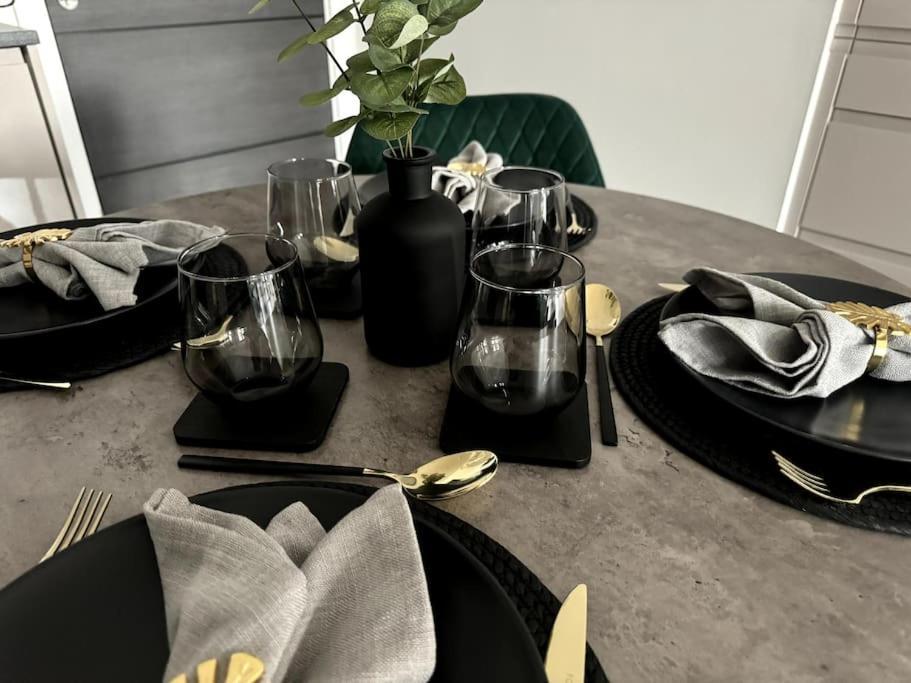 Luxury Oaks Suite, Free Private Parking, 2 Bed 2 Bathroom Apartment, Central Solihull Бірмінгем Екстер'єр фото