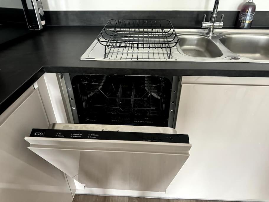 Luxury Oaks Suite, Free Private Parking, 2 Bed 2 Bathroom Apartment, Central Solihull Бірмінгем Екстер'єр фото