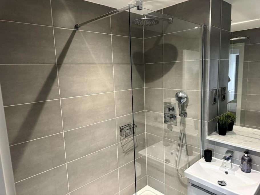Luxury Oaks Suite, Free Private Parking, 2 Bed 2 Bathroom Apartment, Central Solihull Бірмінгем Екстер'єр фото
