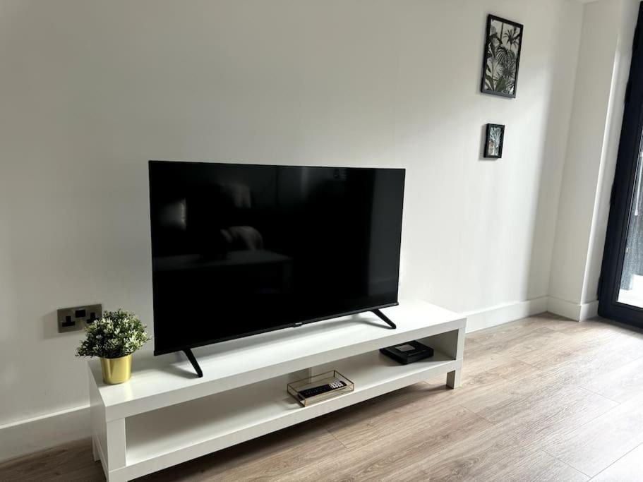 Luxury Oaks Suite, Free Private Parking, 2 Bed 2 Bathroom Apartment, Central Solihull Бірмінгем Екстер'єр фото