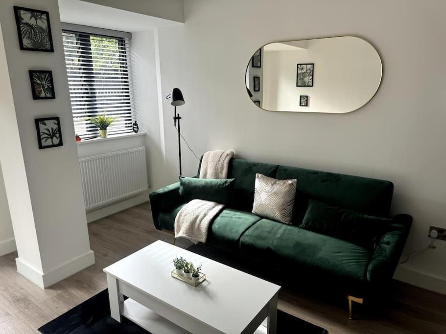Luxury Oaks Suite, Free Private Parking, 2 Bed 2 Bathroom Apartment, Central Solihull Бірмінгем Екстер'єр фото